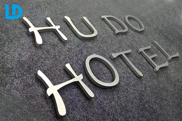 Outdoor Metal Letter Signs 3D Fabricated Letters Custom Raised Signages
