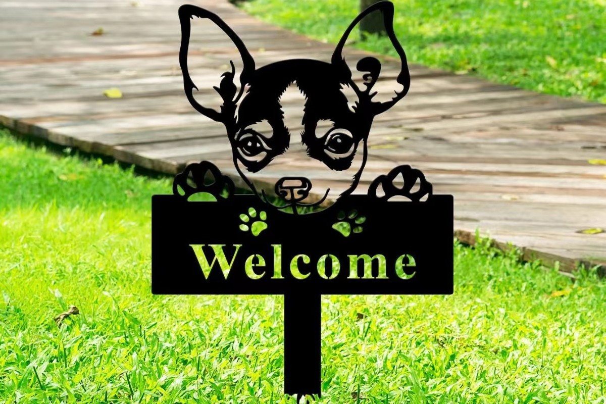 Yard Dog House Welcome Sign